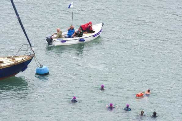 27 June 2020 - 10-18-08
Unusual sight - a crowd of swimmers in the river. What is going on ?
-------------------------------------------
Swim across river Dart, Dartmouth